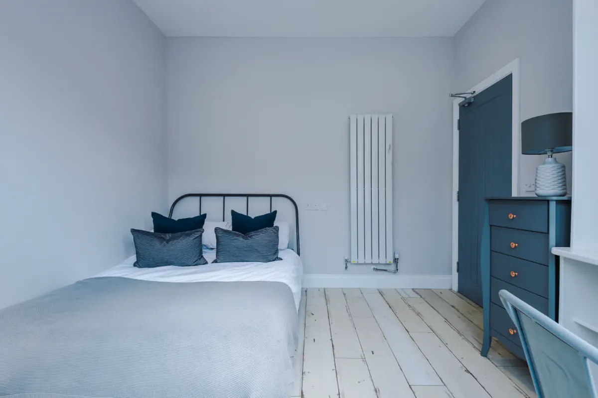 8 bedroom apartment ROOM