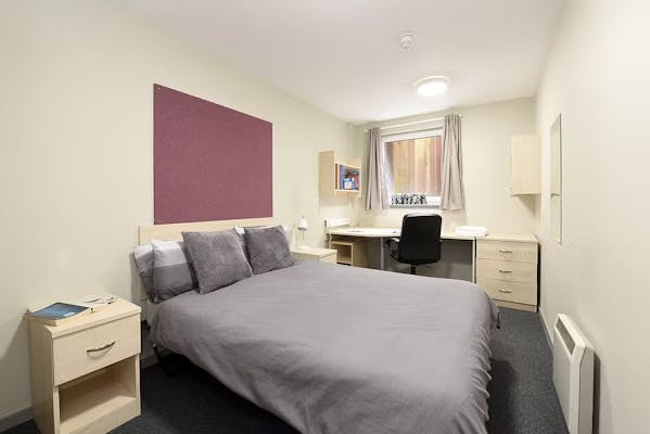 One Bed Apartment Silver