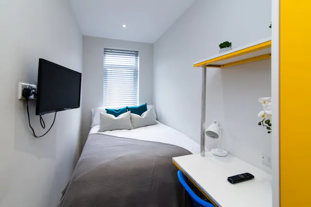 4 Bed Apartment room image 2