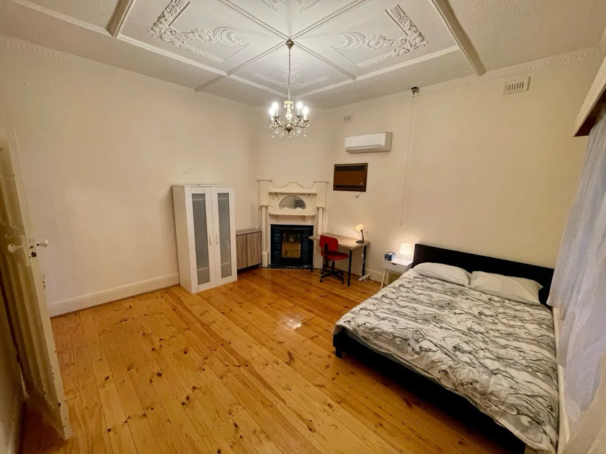 Room 1 ROOM