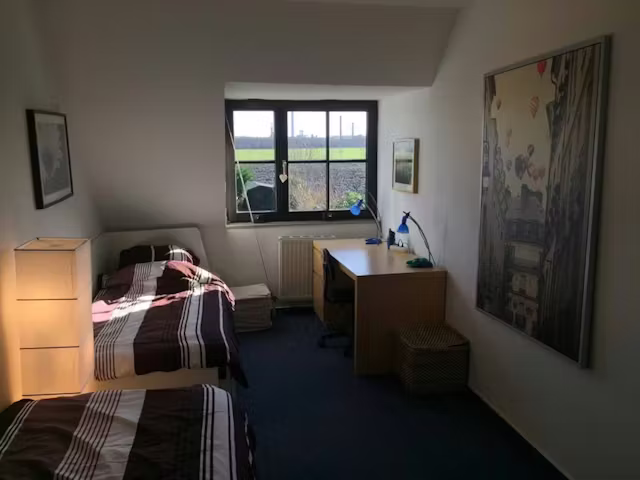 hans-berge-strasse-cologne-Private Room-1