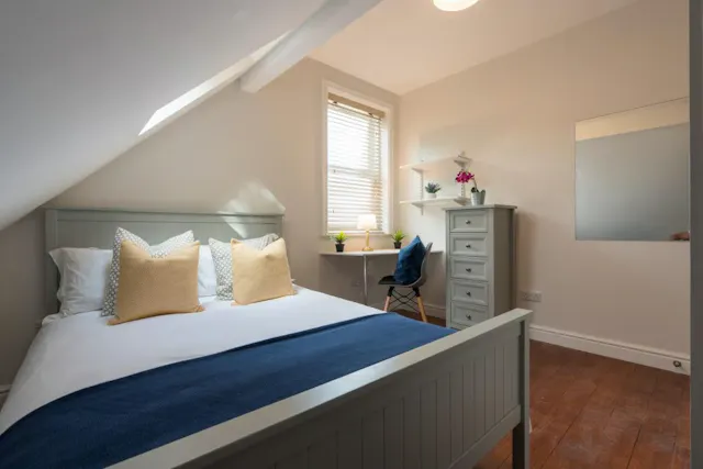 6 Bedroom Apartment room image 1