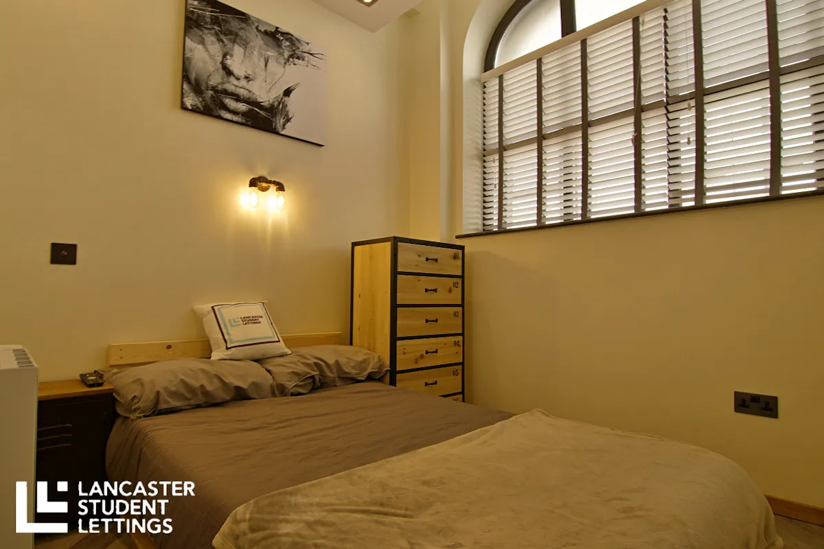 5 Bedroom Apartment ROOM