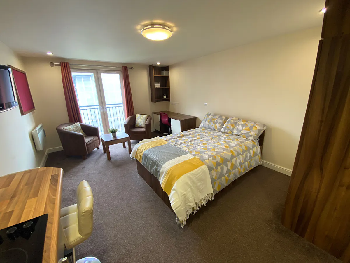 ROOM ROOM