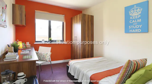 Classic Ensuite – Tallis Court room image 1