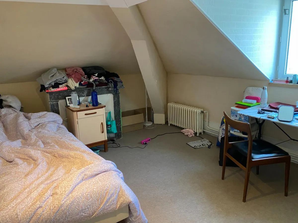ROOM ROOM