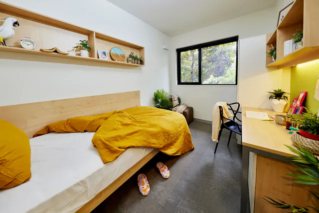 6 Bedroom Apartment room image 1