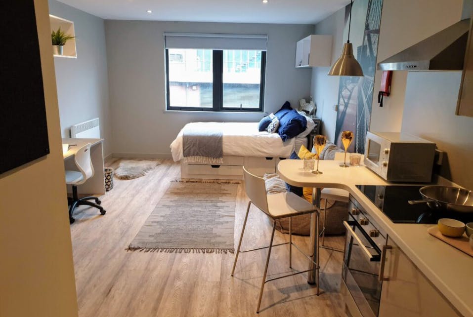Classic Studio - Separate Living Space