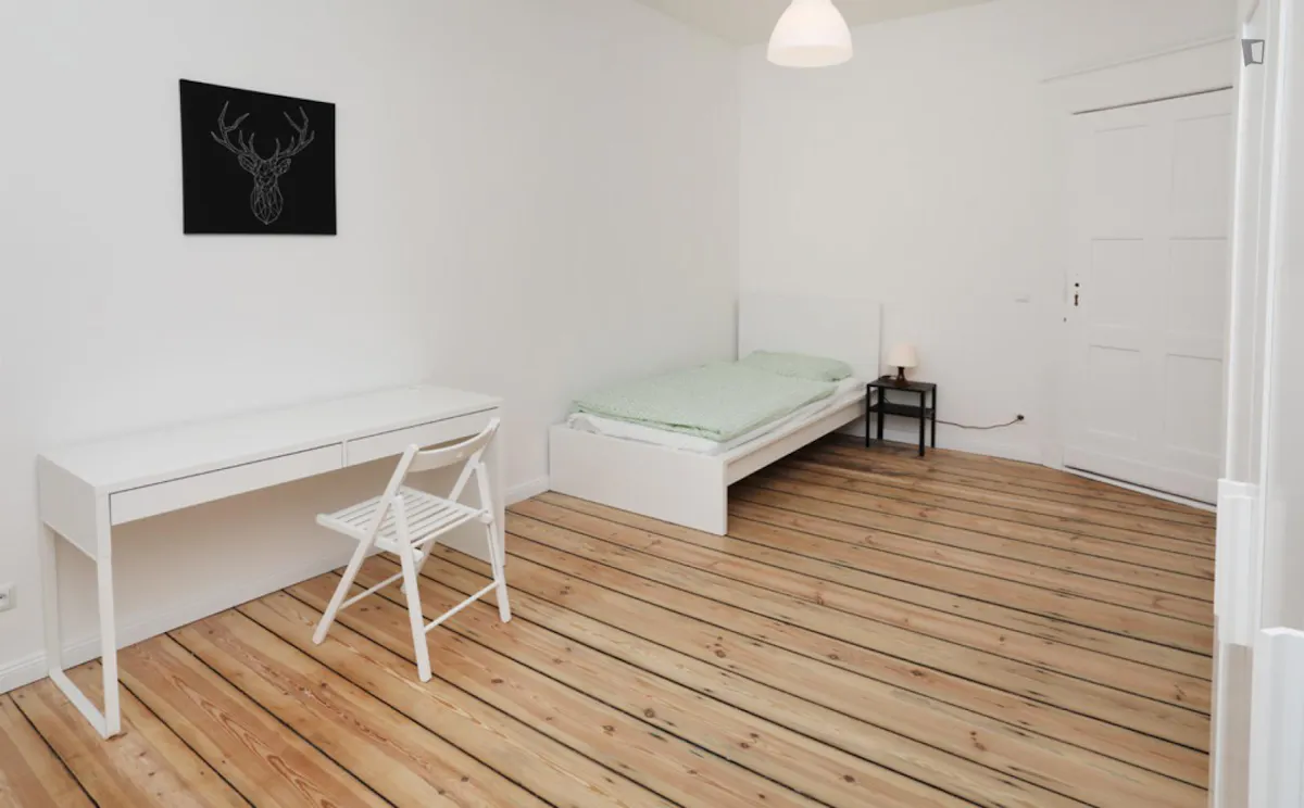 Inviting single bedroom in Friedenau ROOM