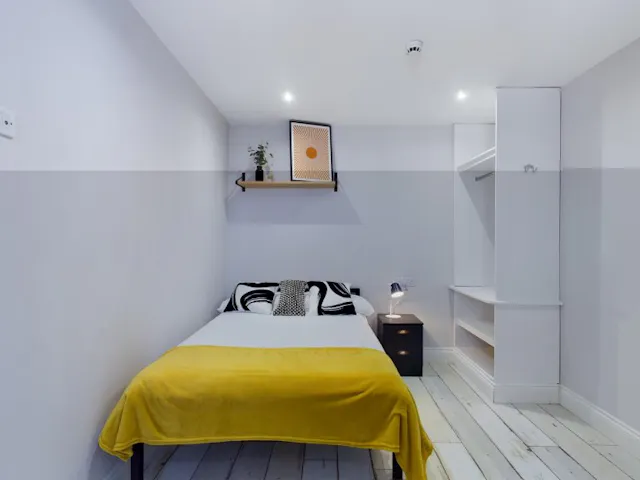 6 Bed Apartment room image 1