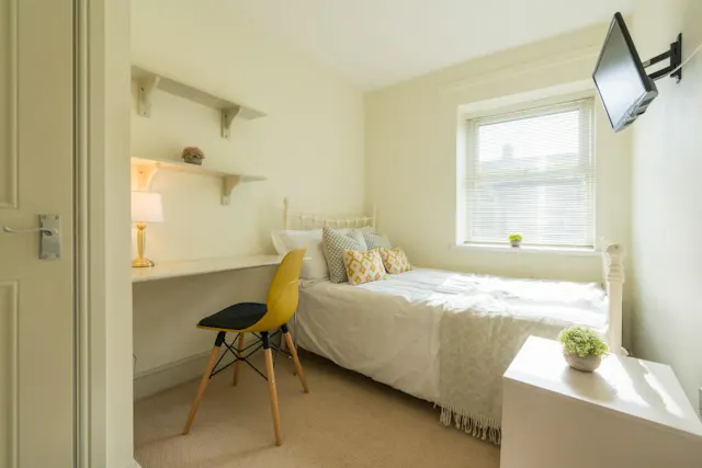 7 Bedroom Apartment room image 1