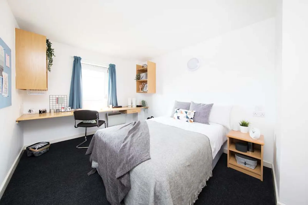 ROOM ROOM