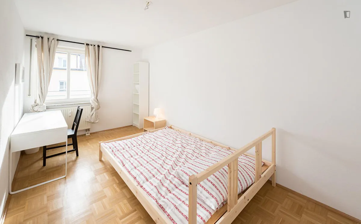 Snug single bedroom ROOM