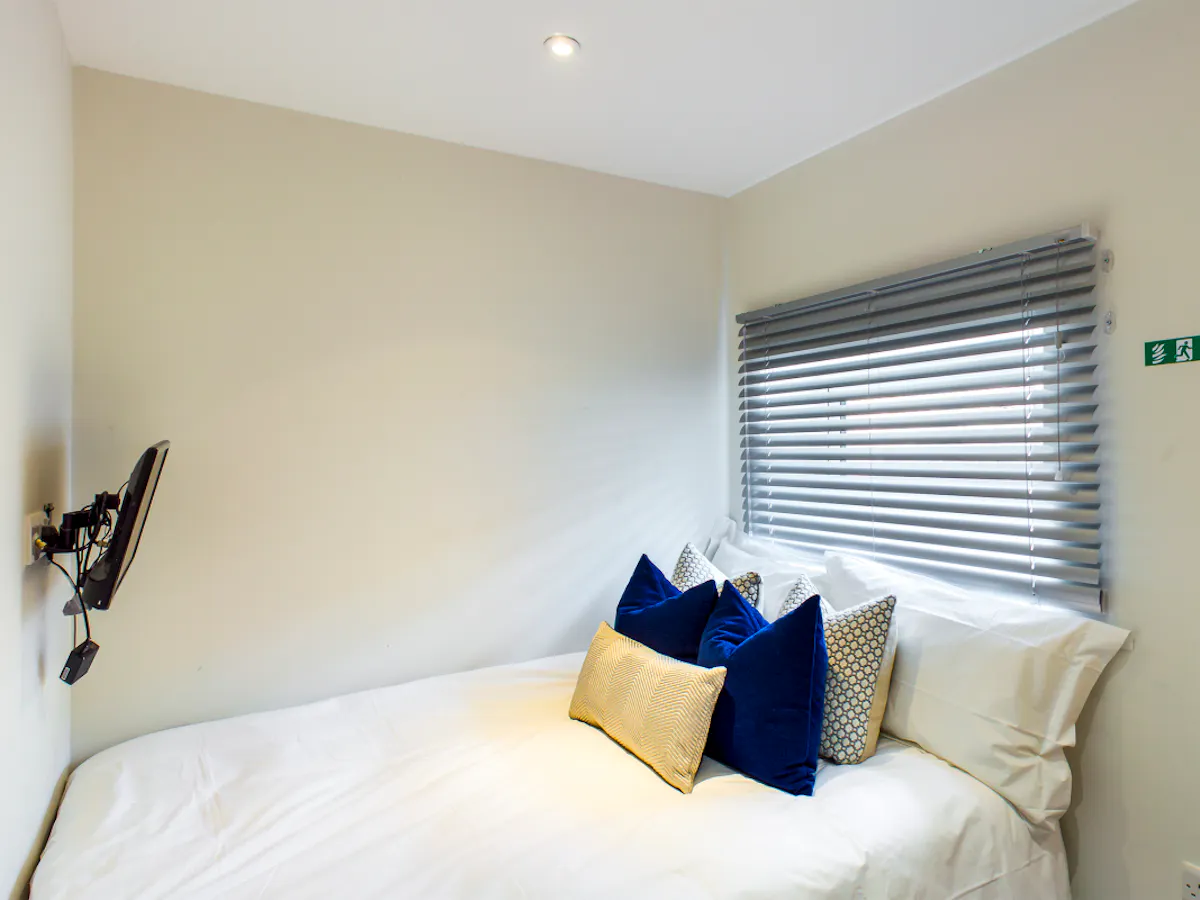 5 Bedroom Apartment ROOM