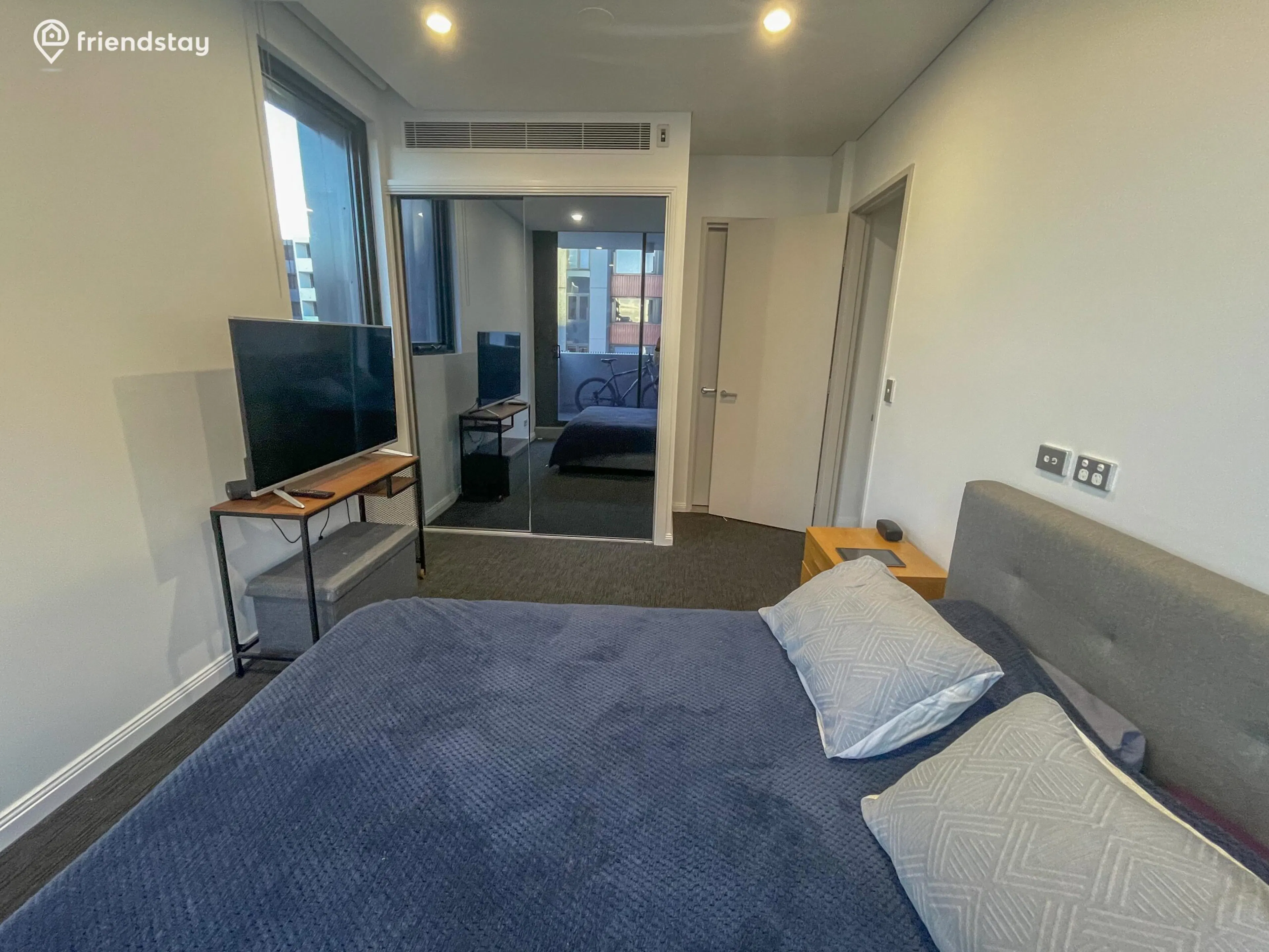 Master Ensuite ROOM 1