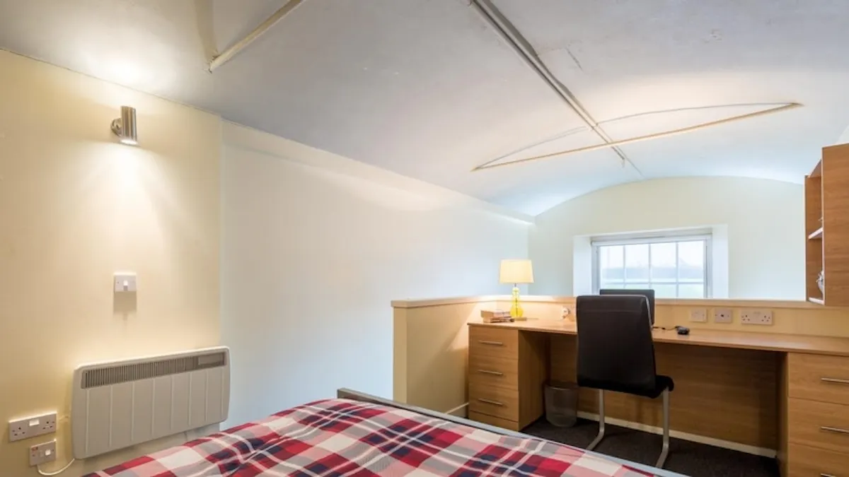 ROOM ROOM