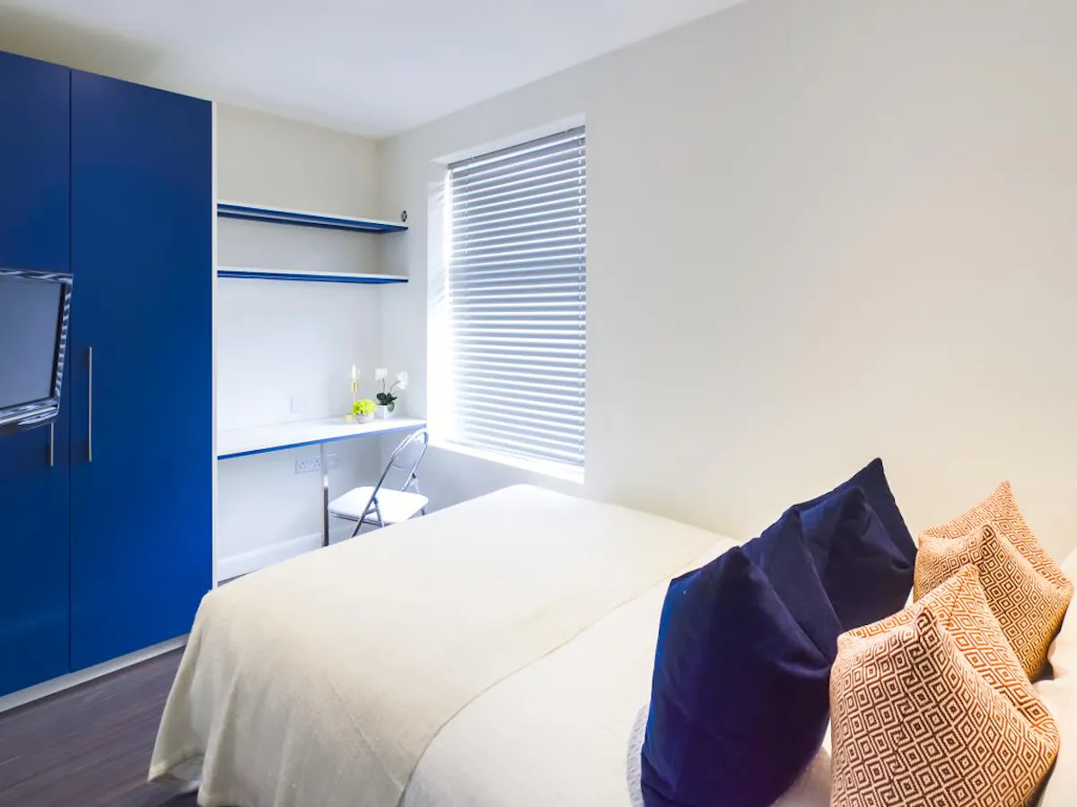 4 Bed Apartment ROOM