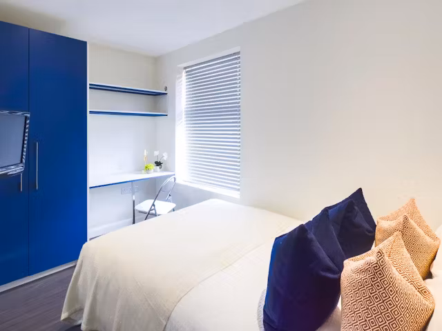 23-carlton-road-stoke-on-trent-4 Bed Apartment-1