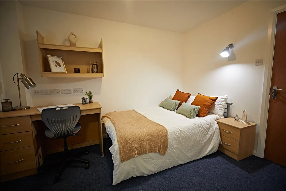 ROOM ROOM