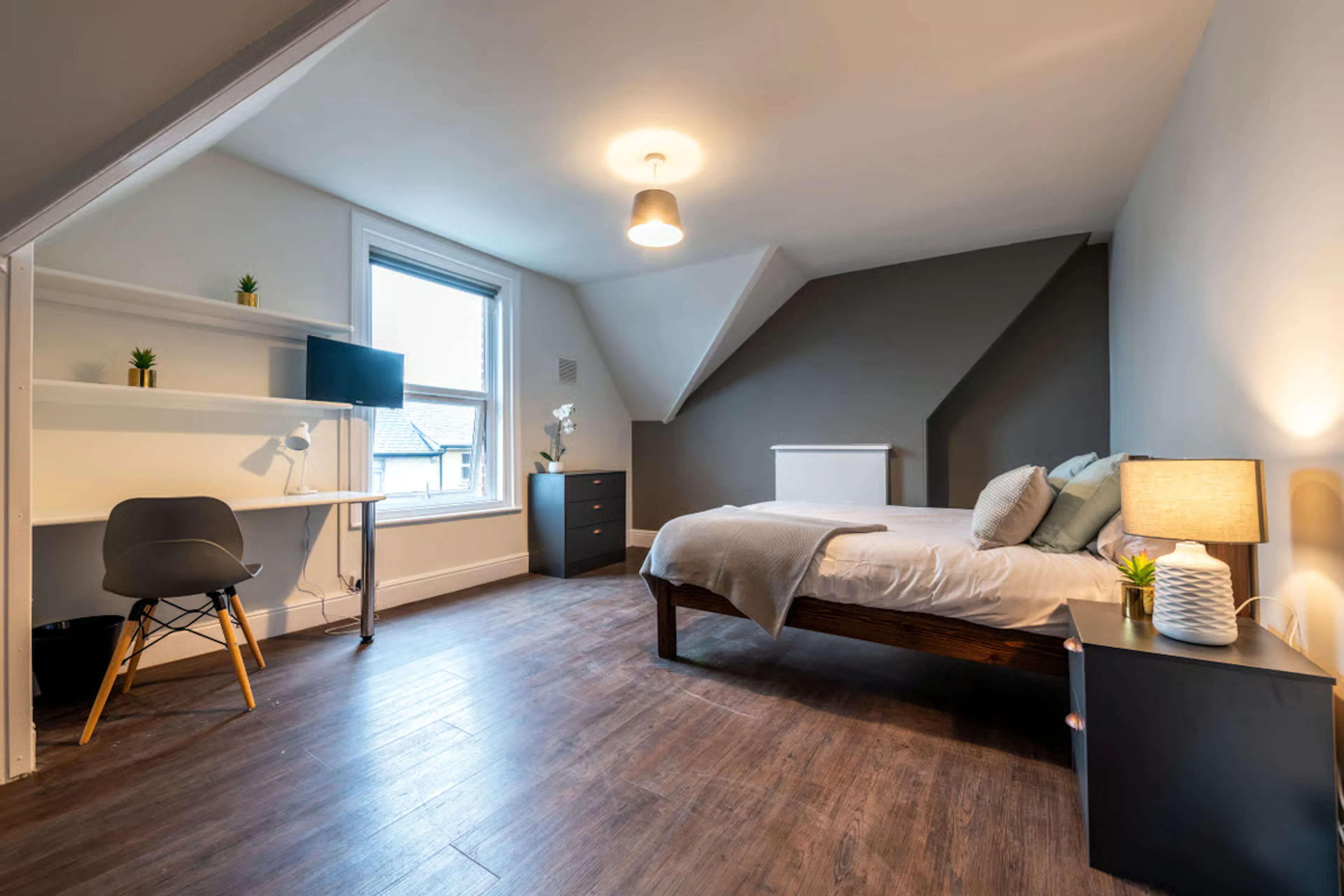 7 Bedroom Apartment ROOM 3