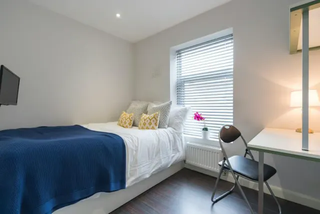 4 Bed Apartment room image 1