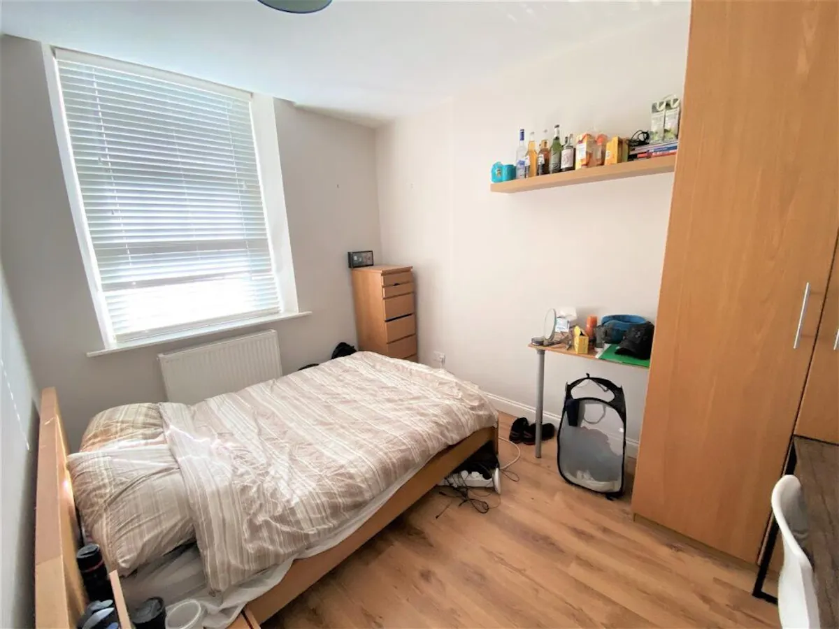 ROOM ROOM