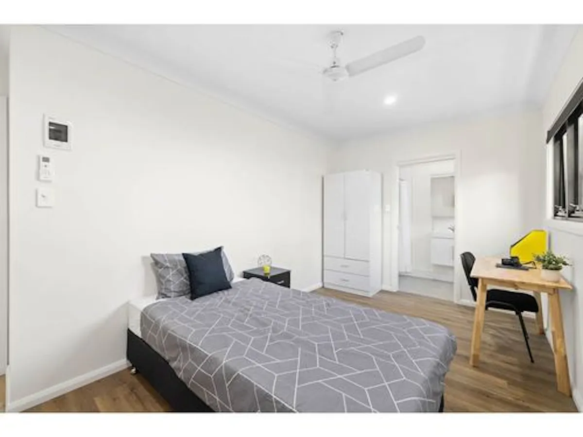 Executive Room + Fridge ROOM