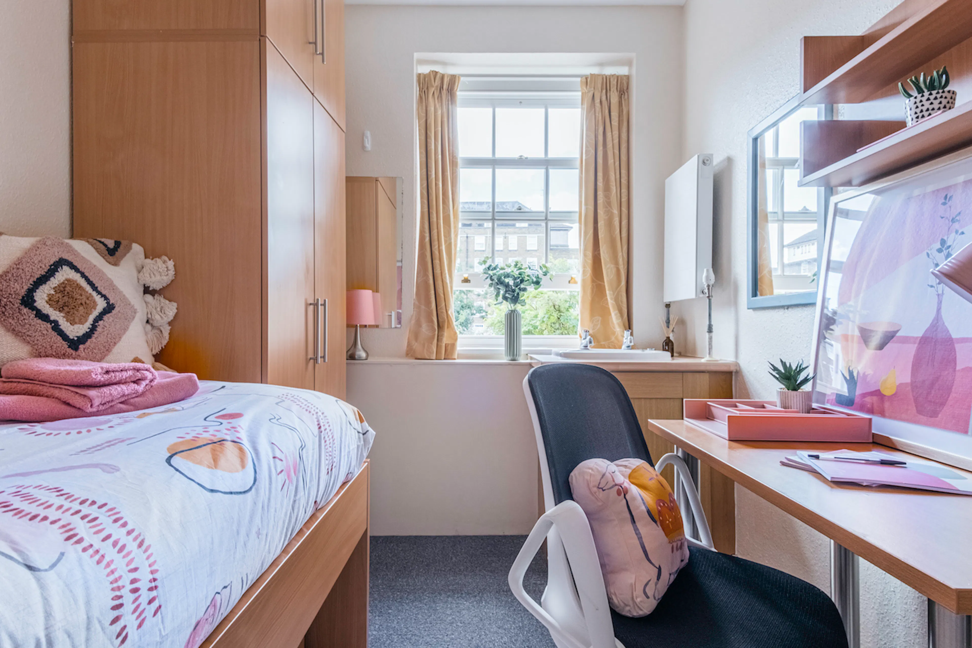 ROOM ROOM 1