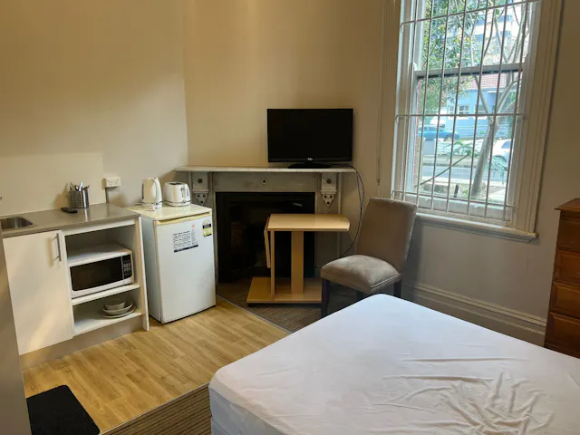 Room 1 (Studio) room image 1