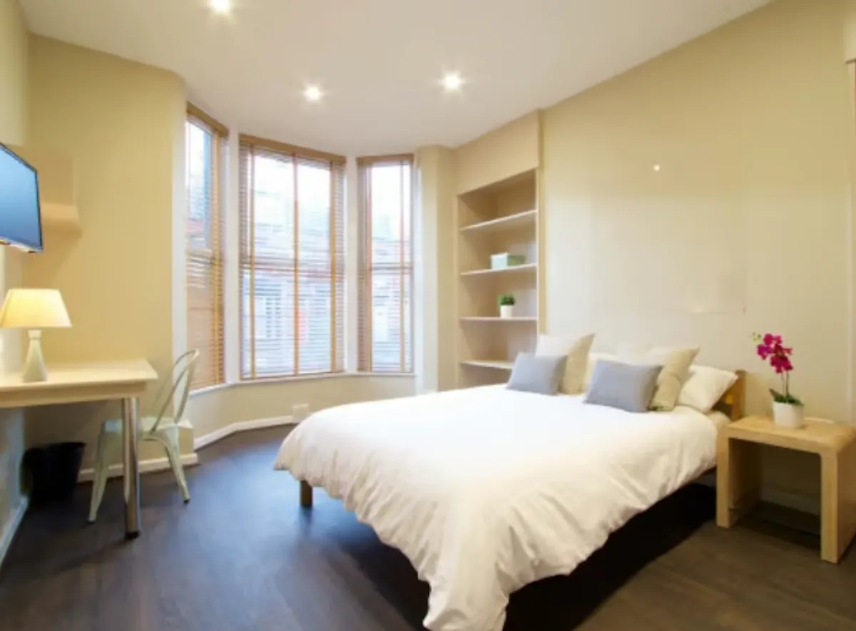 7 Bedroom Apartment ROOM