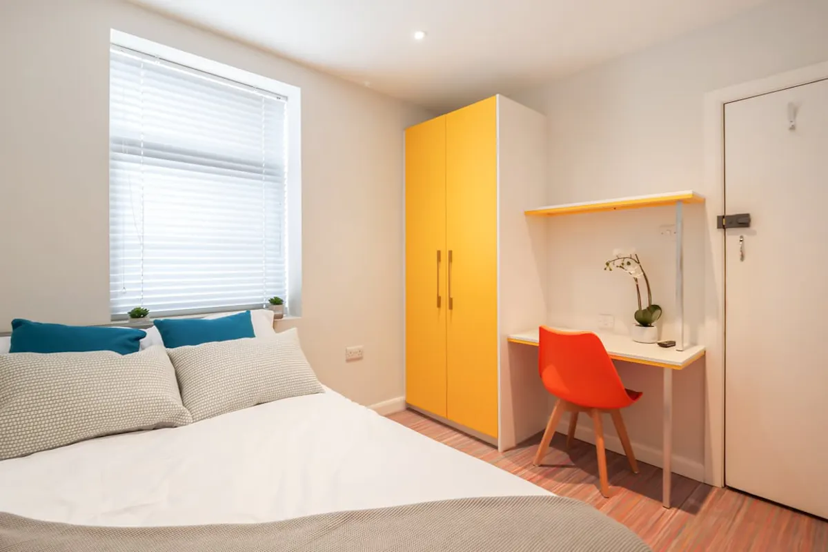 5 Bedroom Apartment ROOM