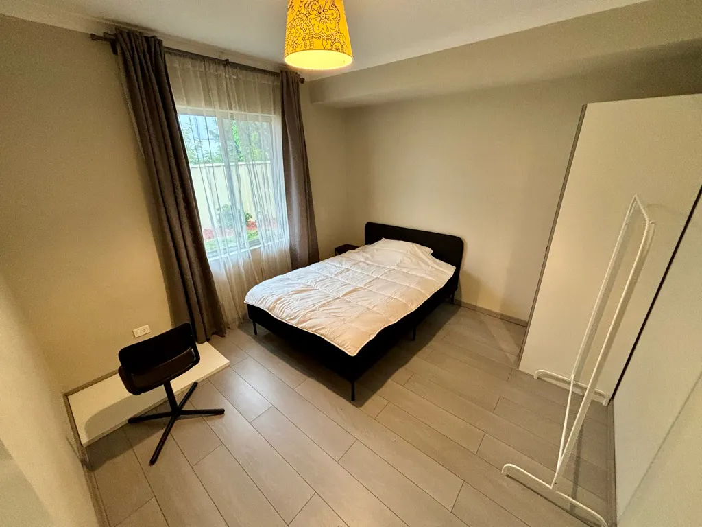 Room 4 ROOM 4