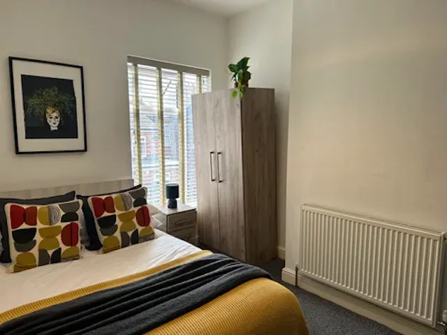 4 Bedroom Apartment room image 1
