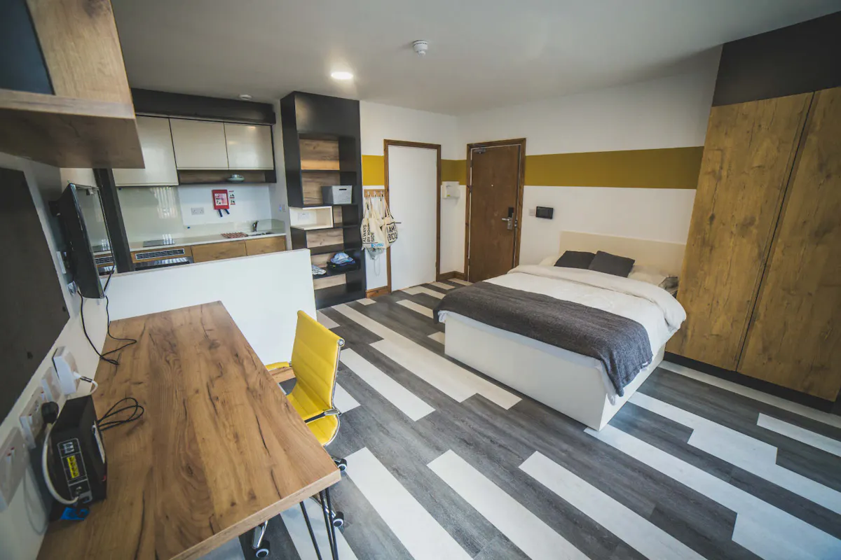 ROOM ROOM