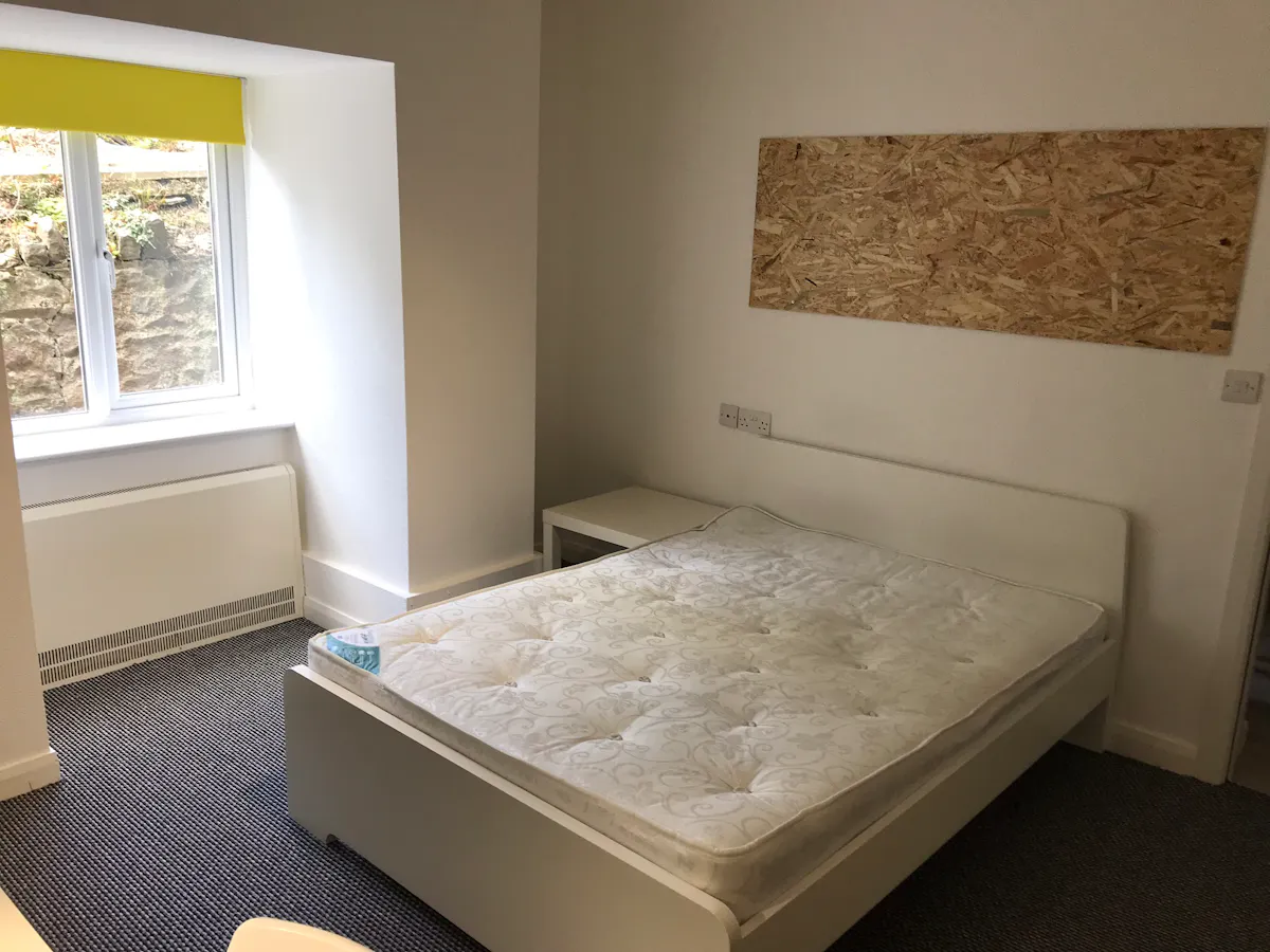 5 Bed Shared Apartment ROOM