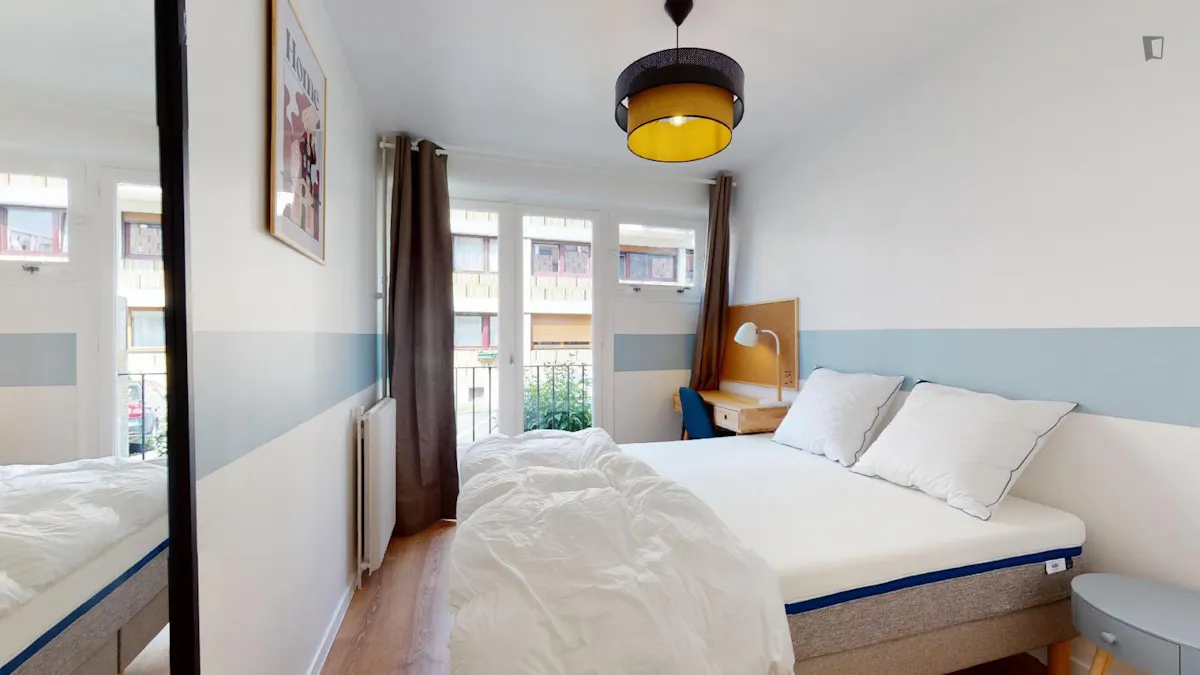 Snug double bedroom in Noisy-le-Sec ROOM