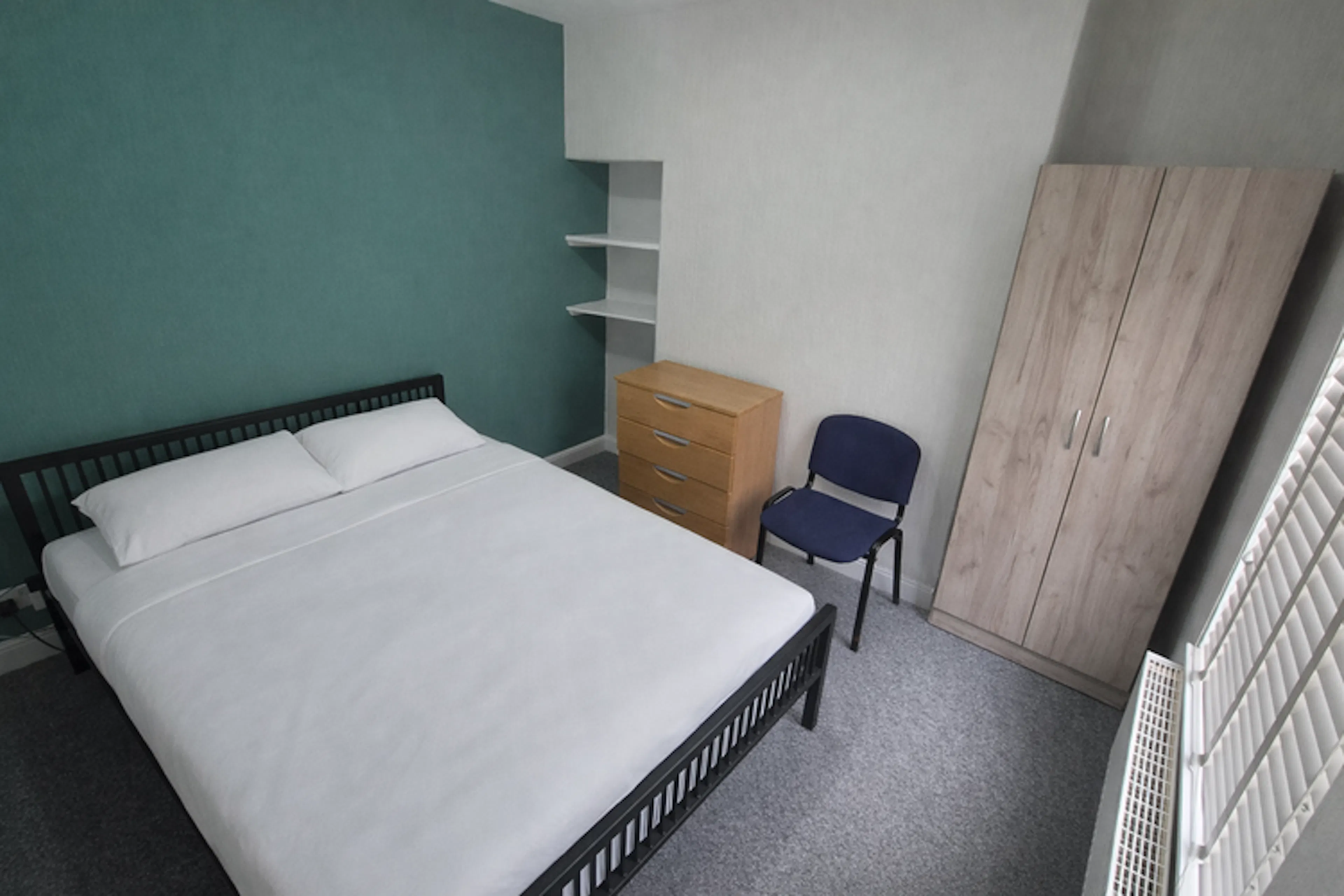 2 Bedroom Apartment ROOM 1