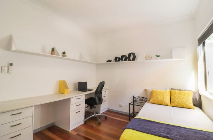 240-lutwyche-rd-windsor-brisbane-Standard Room + AC