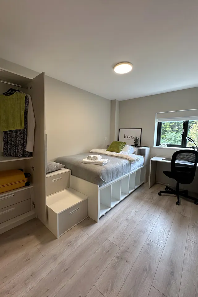Canvas Cúirt na Coiribe-Galway-ROOM-1