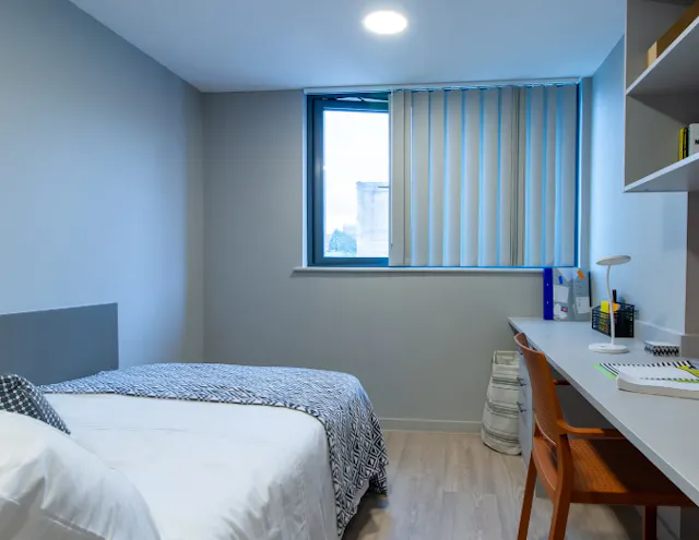 Block B Superior En Suite Floors 7-10 room image 1