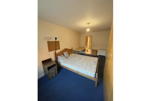 2 Bedroom Apartment room image 1