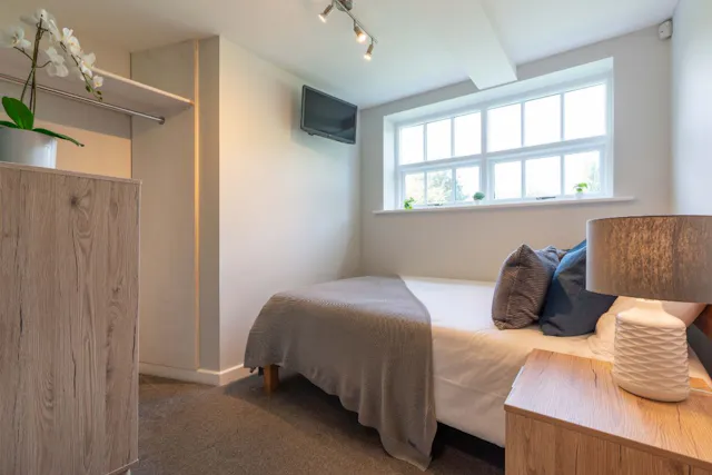 2 Bedroom Apartment room image 1