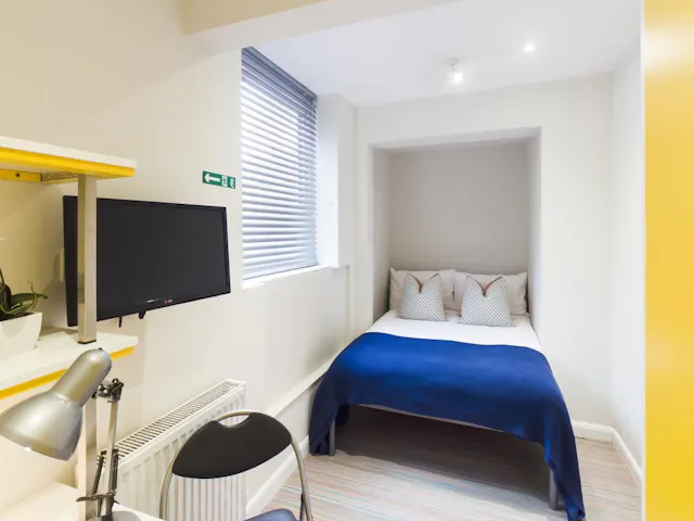 4 Bed Apartment room image 1