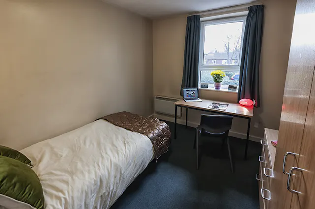 Cluster Ensuite room image 1