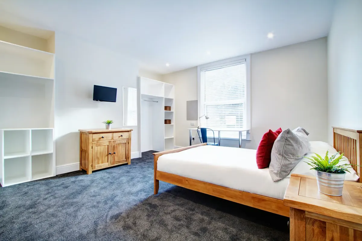 8 bedroom apartment ROOM