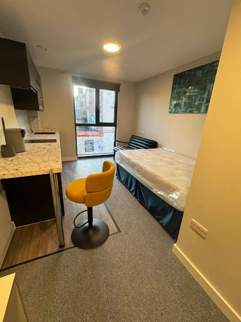 Cleveland Apartments-Wolverhampton-ROOM-1