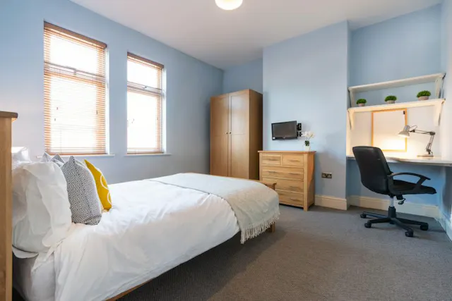 6 Bedroom Apartment room image 1