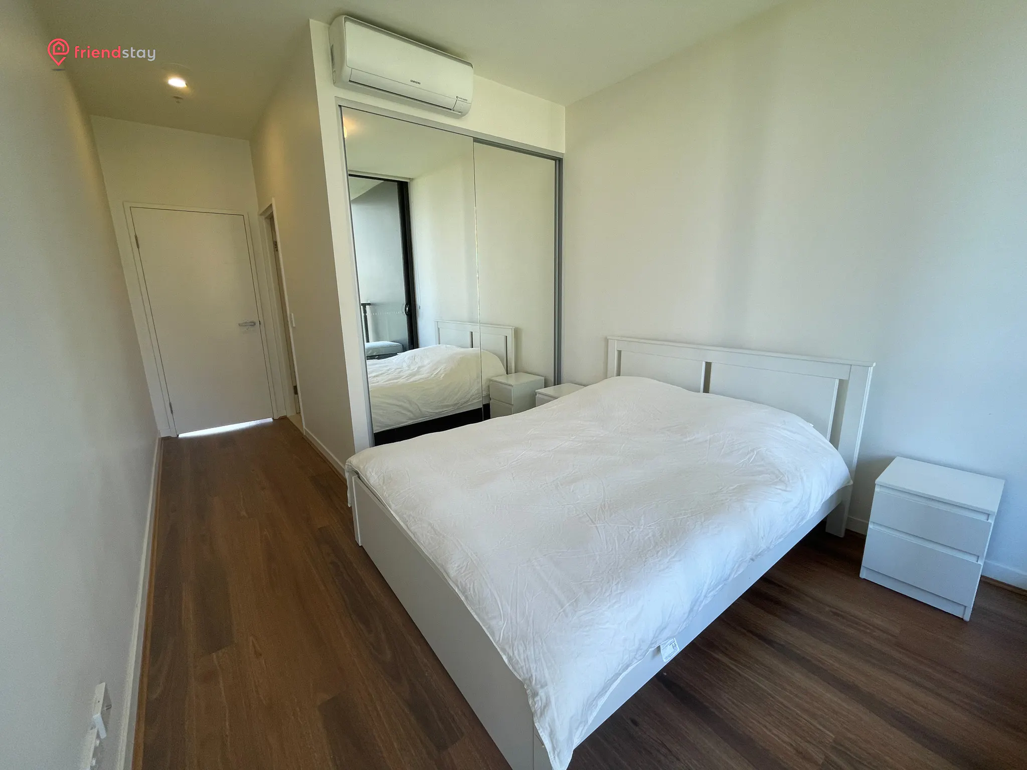 Master Room (Ensuite Bathroom) ROOM 1