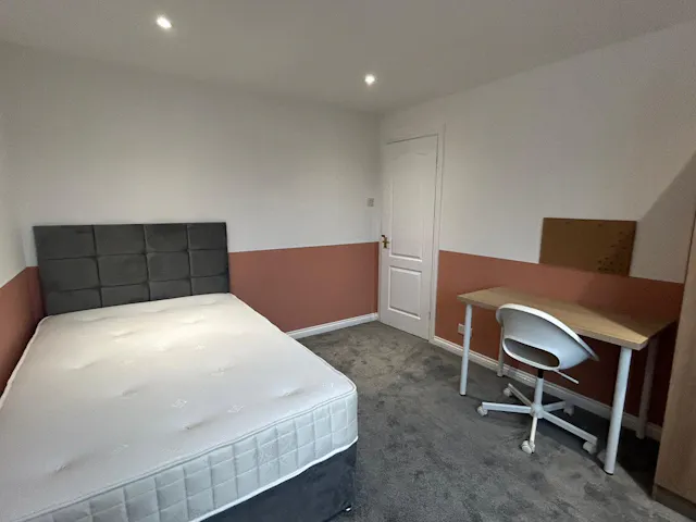 2 Bedroom Apartment room image 1