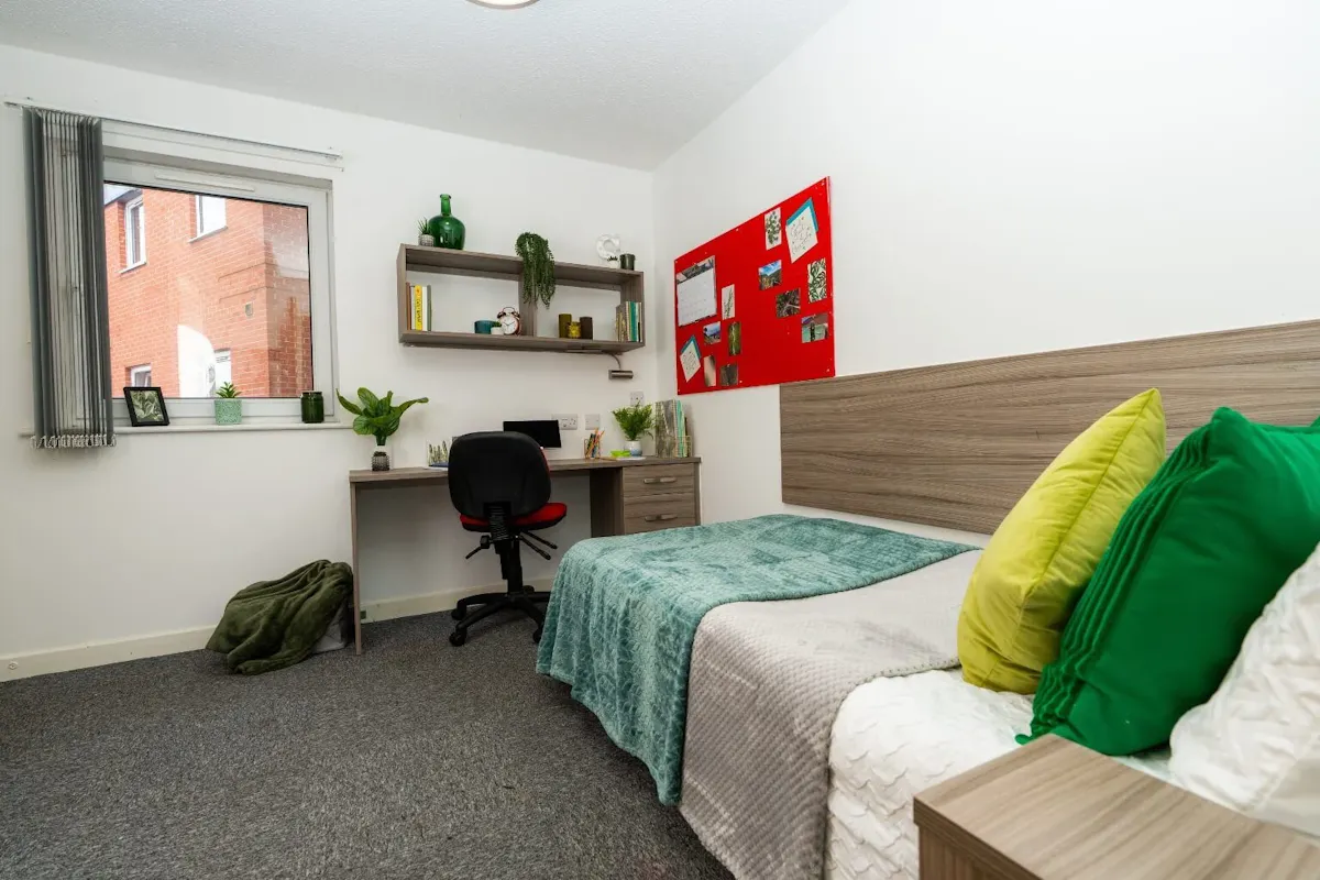ROOM ROOM